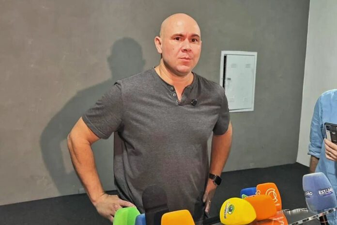 Com gestão caótica, prefeito bolsonarista de Cuiabá volta atrás e pede recursos a governo Lula Com gestão caótica, prefeito bolsonarista de Cuiabá volta atrás e pede recursos a governo Lula