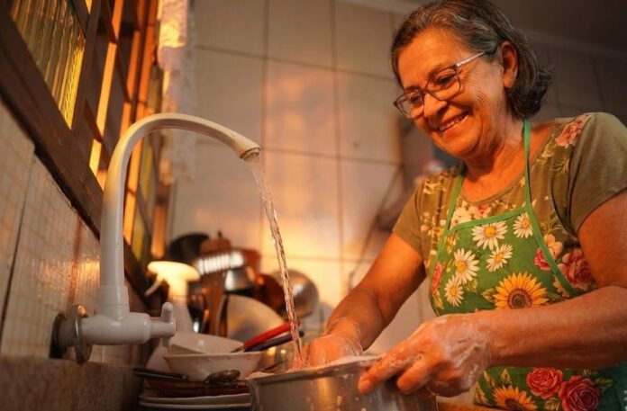 agua louça trabalho domestico