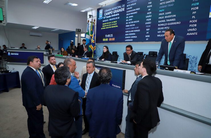 Vereadores votam veto a projeto que barra alta na Taxa do Lixo e mais duas propostas